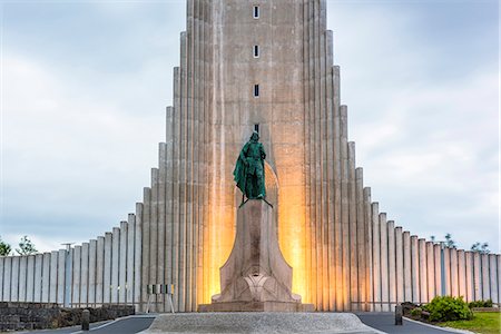 Reykjavik, Iceland. Hallgr'mskirkja church at dusk. Stock Photo - Premium Royalty-Free, Code: 6129-09044515