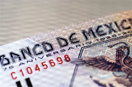 simsearch:625-00801281,k - Mexican bank note, close-up Stock Photo - Premium Royalty-Free, Code: 625-00801086