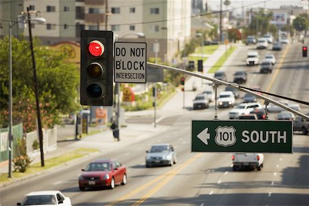 simsearch:625-00806447,k - Traffic light over a road, Hollywood, Los Angeles, California, USA Stock Photo - Premium Royalty-Free, Code: 625-00801294