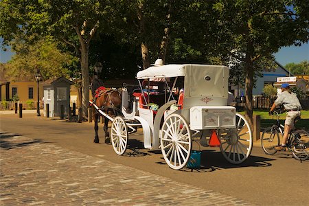 Carriage parked on the street Stock Photo - Premium Royalty-Free, Code: 625-00801432