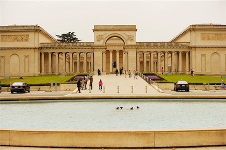simsearch:625-01750061,k - Tourists at a palace, California palace of the Legion of Honor, San Francisco, California, USA Stock Photo - Premium Royalty-Free, Code: 625-00801749