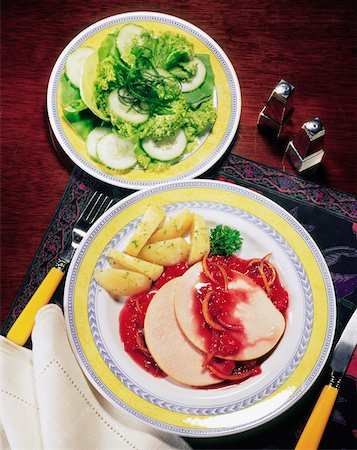 simsearch:625-01261270,k - Close-up of sliced ham with salad Stock Photo - Premium Royalty-Free, Code: 625-00848952