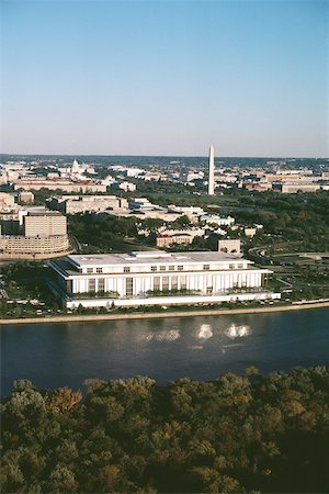 simsearch:625-00840464,k - High angle view of buildings beside a river, John F. Kennedy Center, Washington DC, USA Stock Photo - Premium Royalty-Free, Code: 625-00840515