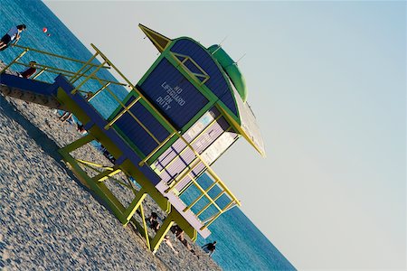 simsearch:625-00903103,k - High angle view of a lifeguard hut, Miami, Florida, USA Stock Photo - Premium Royalty-Free, Code: 625-00903112