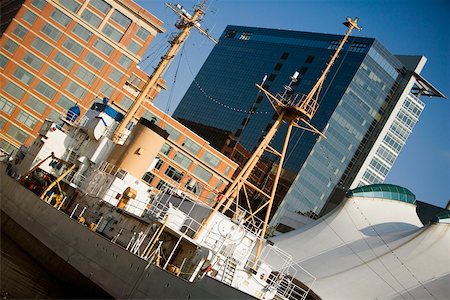 simsearch:625-01750061,k - Low angle view of a cruise ship moored at a harbor, Inner Harbor, Baltimore, Maryland, USA Stock Photo - Premium Royalty-Free, Code: 625-01038695