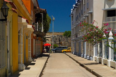 simsearch:625-01751647,k - Buildings on both sides of an alley, Cartagena, Colombia Stock Photo - Premium Royalty-Free, Code: 625-01040064