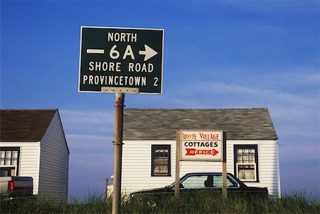 simsearch:625-01094222,k - Sign board in front of a cottage, Cape Cod, Massachusetts, USA Stock Photo - Premium Royalty-Free, Code: 625-01094222