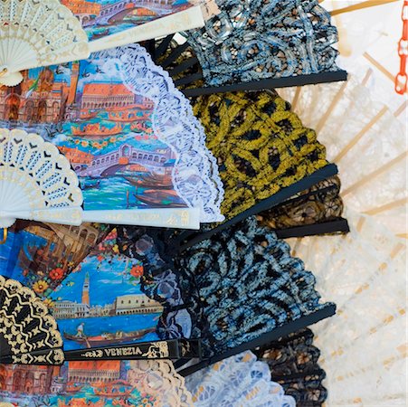 Close-up of folding fans, Venice, Veneto, Italy Foto de stock - Sin royalties Premium, Código: 625-01251451