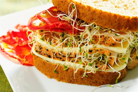simsearch:625-01261270,k - Close-up of a sandwich on a plate Stock Photo - Premium Royalty-Free, Code: 625-01260799