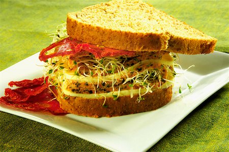 simsearch:625-01261270,k - Close-up of a sandwich on a platter Stock Photo - Premium Royalty-Free, Code: 625-01260972