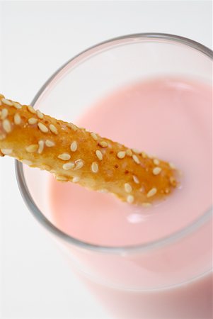 simsearch:625-01261270,k - Close-up of a glass of milkshake with a breadstick Stock Photo - Premium Royalty-Free, Code: 625-01260991