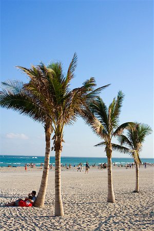 simsearch:625-00903103,k - Tourists on the beach, Miami Beach, Florida, USA Stock Photo - Premium Royalty-Free, Code: 625-01261559