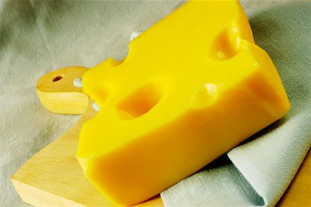 simsearch:625-01261270,k - Close-up of cheese and a napkin on a cutting board Stock Photo - Premium Royalty-Free, Code: 625-01262334