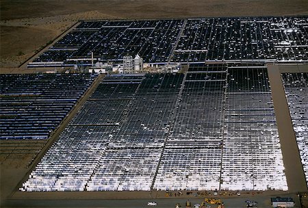 solar panel usa - Solar power via parabolic trough mirrors, Daggett, California Foto de stock - Sin royalties Premium, Código: 625-01745902