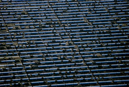 solar panel usa - Solar power via parabolic trough mirrors, Daggett, California Foto de stock - Sin royalties Premium, Código: 625-01745917