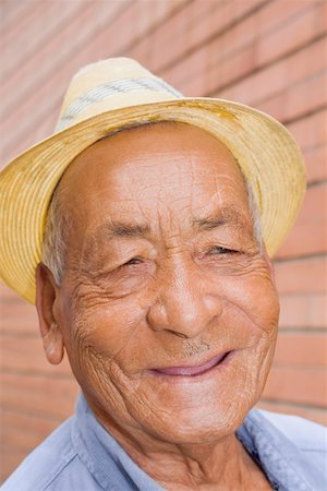 simsearch:625-02268087,k - Close-up of a senior man smiling Foto de stock - Sin royalties Premium, Código: 625-01749279