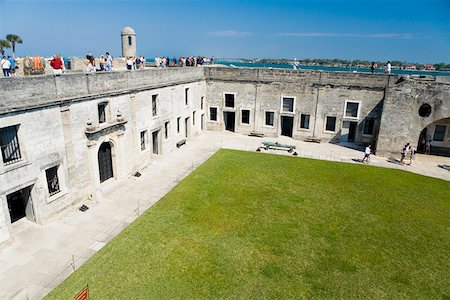simsearch:625-01750061,k - Tourists at a castle, Castillo De San Marcos National Monument, St. Augustine, Florida, USA Stock Photo - Premium Royalty-Free, Code: 625-01749943