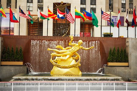 simsearch:625-01751332,k - Statue in front of a building, Rockefeller Center, Manhattan, New York City, New York State, USA Stock Photo - Premium Royalty-Free, Code: 625-01750264