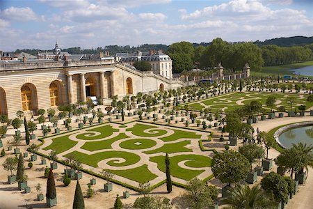designs for decoration of pillars - High angle view of a formal garden in front of a palace, Palace of Versailles, Versailles, France Stock Photo - Premium Royalty-Free, Code: 625-01750625