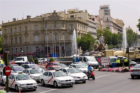 simsearch:625-01750061,k - Traffic on a road in front of a palace, Cibeles Fountain, Palacio de Linares, Plaza de Cibeles, Madrid, Spain Stock Photo - Premium Royalty-Free, Code: 625-01750824