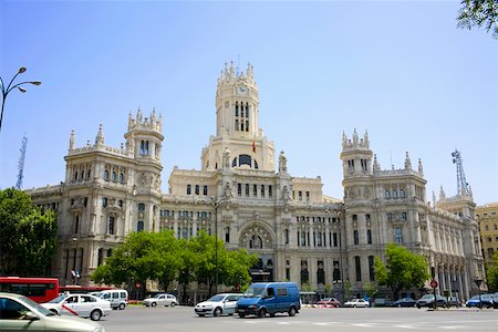 palacio de comunicaciones - Traffic in front of a government building, Palacio De Comunicaciones, Plaza de Cibeles, Madrid, Spain Stock Photo - Premium Royalty-Free, Code: 625-01750820