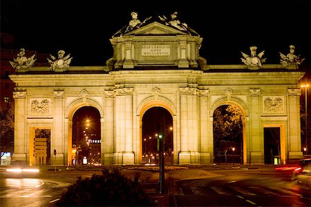 simsearch:625-01751332,k - Memorial gate lit up at night, Alcala Gate, Madrid, Spain Stock Photo - Premium Royalty-Free, Code: 625-01750840