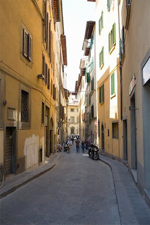 simsearch:625-01751332,k - Group of people in an alley, Florence, Italy Stock Photo - Premium Royalty-Free, Code: 625-01751299
