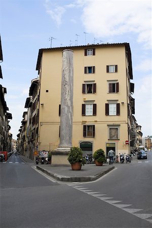 Column in front of a building, Piazza San Felice, Florence, Italy Stock Photo - Premium Royalty-Free, Code: 625-01751336