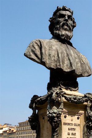 Bust of Benvenuto Cellini on a bridge, Ponte Vecchio, Florence, Tuscany, Italy Stock Photo - Premium Royalty-Free, Code: 625-01751352