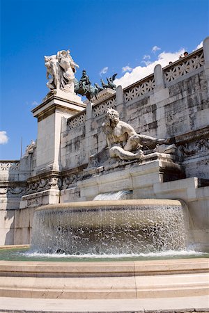 simsearch:625-01751332,k - Fountain in front of a monument, Vittorio Emanuele Monument, Piazza Venezia, Rome, Italy Stock Photo - Premium Royalty-Free, Code: 625-01751421