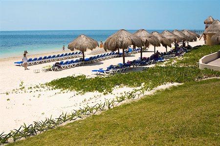 simsearch:625-00903103,k - Tourists on the beach, Cancun, Mexico Stock Photo - Premium Royalty-Free, Code: 625-01751830