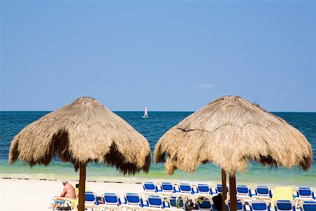 simsearch:625-00903103,k - Tourists on the beach, Cancun, Mexico Stock Photo - Premium Royalty-Free, Code: 625-01751845