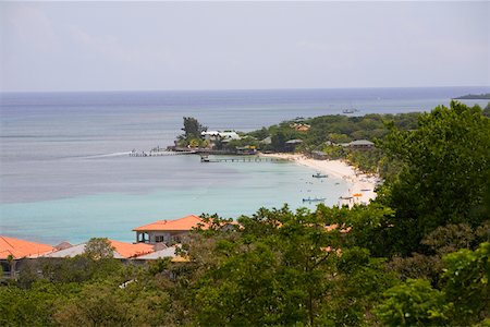 roatan - High angle view of trees on the beach, West Bay Beach, Roatan, Bay Islands, Honduras Stock Photo - Premium Royalty-Free, Code: 625-01751917