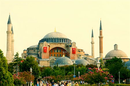 simsearch:625-01750061,k - Tourists in front of a mosque, Aya Sofya, Istanbul, Turkey Stock Photo - Premium Royalty-Free, Code: 625-01752405