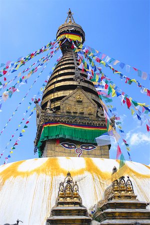 simsearch:841-02718675,k - Vue d'angle faible d'un temple, Swayambhunath, Katmandou, Népal Photographie de stock - Premium Libres de Droits, Code: 625-01752980