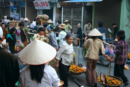 simsearch:630-03479347,k - Group of people in a market, Hanoi, Vietnam Stock Photo - Premium Royalty-Free, Code: 625-01753109