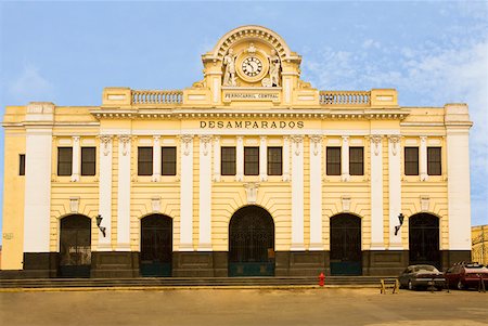 simsearch:625-01746383,k - Façade de la gare, Station de Desamparados, Lima, Pérou Photographie de stock - Premium Libres de Droits, Code: 625-01753347