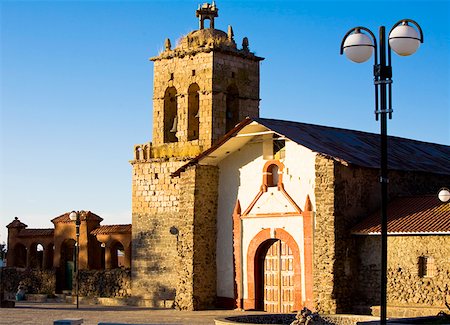 Facade of a church, Church Of Santo Domingo, Chicuito, Puno, Peru Foto de stock - Sin royalties Premium, Código: 625-01753367