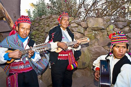simsearch:625-02268087,k - Three guitarists performing, Lake Titicaca, Taquile Island, Puno, Peru Foto de stock - Sin royalties Premium, Código: 625-01753520