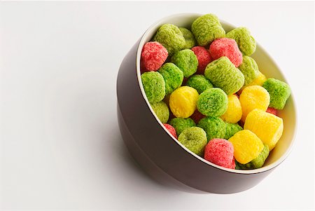 Close-up of a bowl of color cereals Stock Photo - Premium Royalty-Free, Code: 625-02266174
