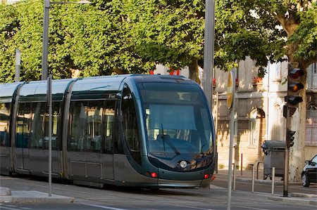 streetcar track - Téléphérique sur les pistes, Vieux Bordeaux, Bordeaux, France Photographie de stock - Premium Libres de Droits, Code: 625-02927538