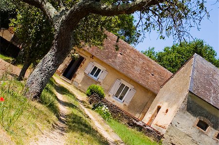 Houses in a field, Loire Valley, France Stock Photo - Premium Royalty-Free, Code: 625-02928848