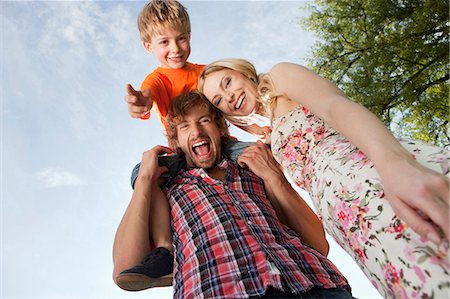 family group portrait caucasian - Happy family outdoors Stock Photo - Premium Royalty-Free, Code: 628-07072296