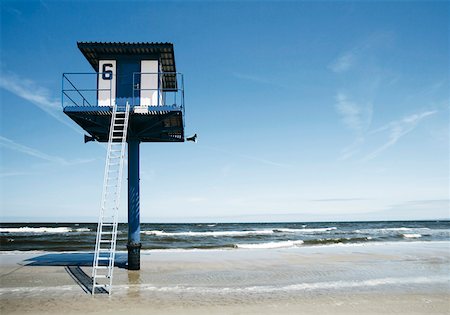 Tour de guet à la plage Photographie de stock - Premium Libres de Droits, Code: 628-02062574