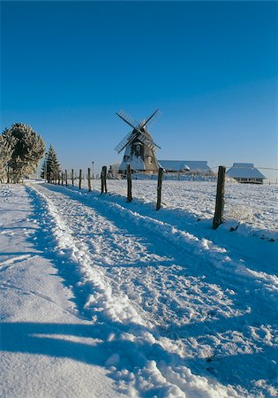 simsearch:628-02953843,k - Windmill in snow, Mecklenburg, Germany Foto de stock - Sin royalties Premium, Código: 628-02953907