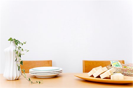 simsearch:6108-06907069,k - Food At Wooden Dining Table Stock Photo - Premium Royalty-Free, Code: 622-06009883