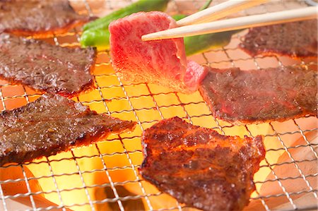 simsearch:614-03763965,k - Meat Pieces On Grill Stock Photo - Premium Royalty-Free, Code: 622-06009981