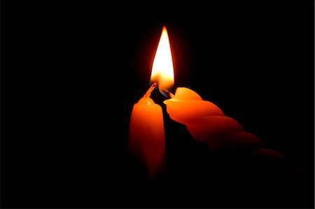 peace silhouette in black - Candlelight With Black Background Stock Photo - Premium Royalty-Free, Code: 622-06010005