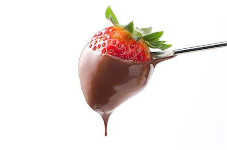 Découpées dans du chocolat fraise trempée Photographie de stock - Premium Libres de Droits, Code: 622-06010046