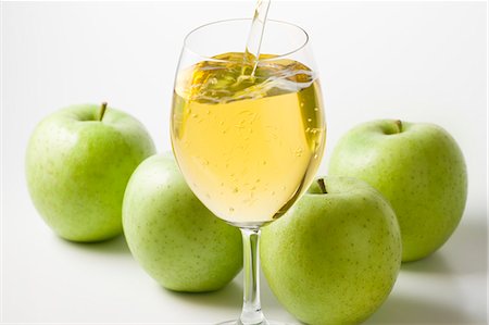 Apples And Apple Juice Stock Photo - Premium Royalty-Free, Code: 622-06010072